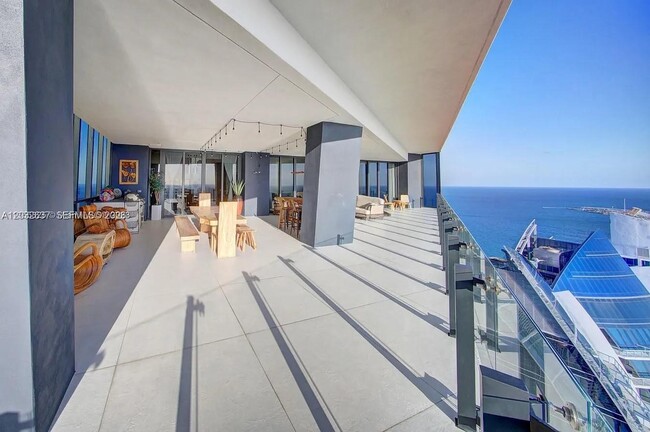Building Photo - 17141 Collins Ave