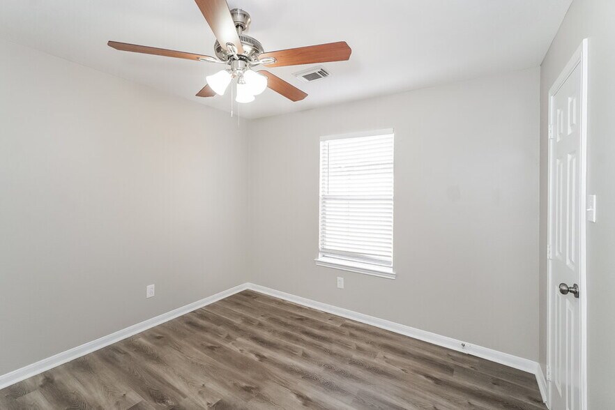 Building Photo - 3615 Rolling Springs Ln