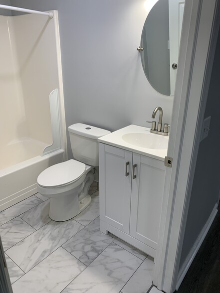 Building Photo - 32 Baird St