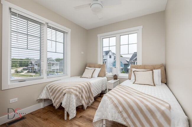 Building Photo - 208 Leeward Way