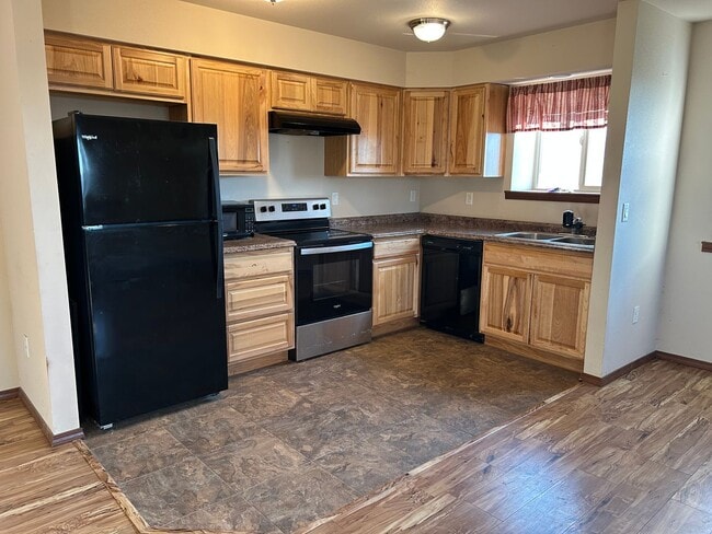 Building Photo - Newer 2 Bedroom 1 Bathroom with a View