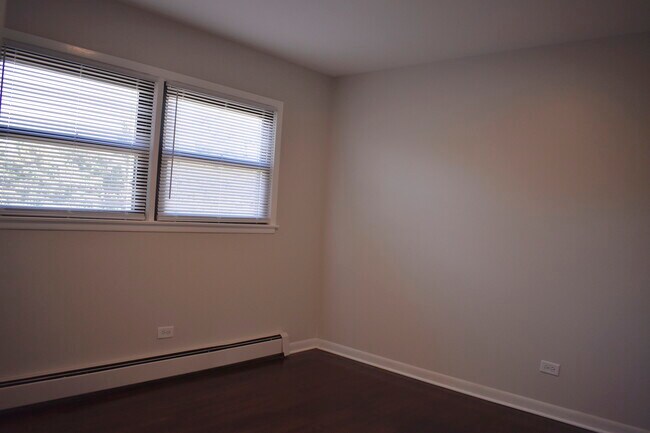 Building Photo - 2848 N Auxplaines St