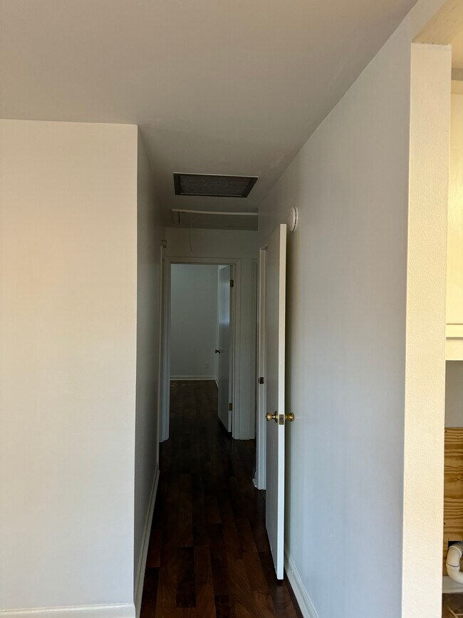 Building Photo - 305 Harrell Dr