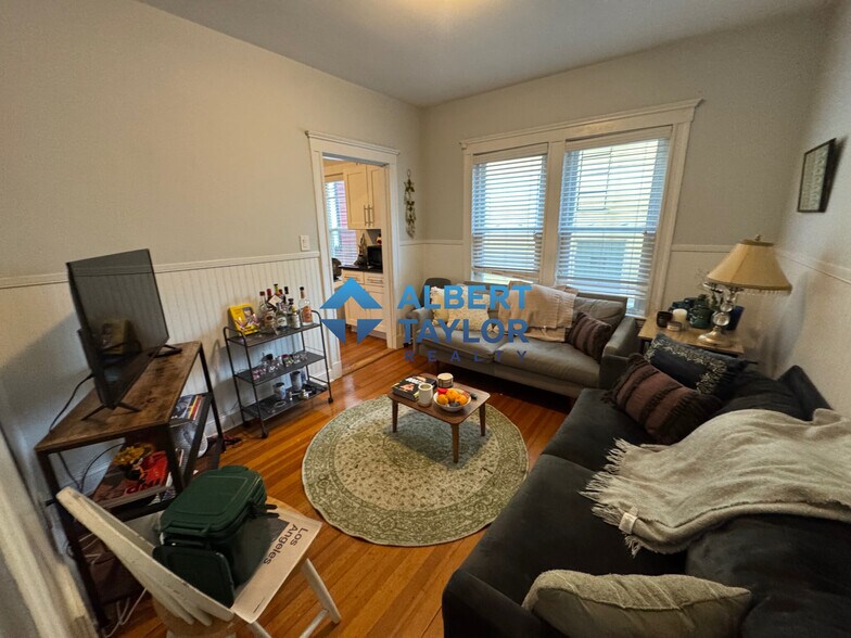 Building Photo - 25 Kelly Rd