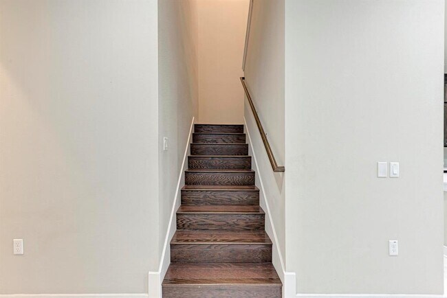 Building Photo - 3108 E 51st St