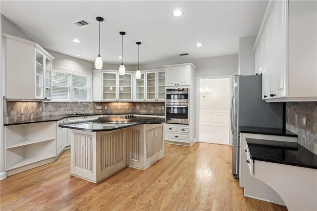 Building Photo - 12250 Broadleaf Ln