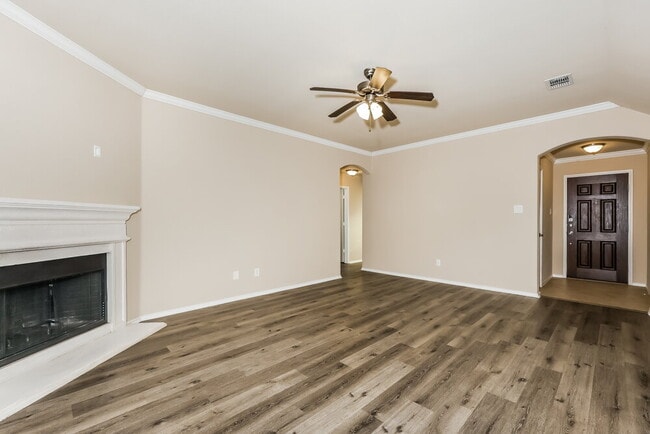 Building Photo - 517 Pawnee St