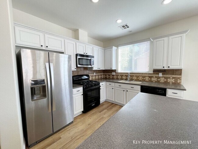 Building Photo - 2913 Big Mountain Ave