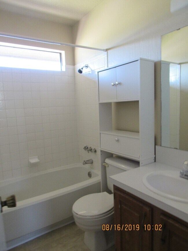 Building Photo - Pet negotiable with home owner approval!