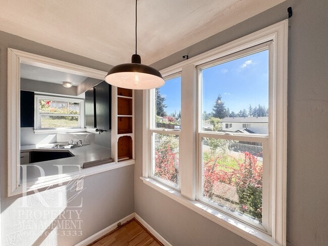 Building Photo - Timeless Charm Meets Comfort – 2-Bedroom Brick Home with Fireplace & Fenced Yard