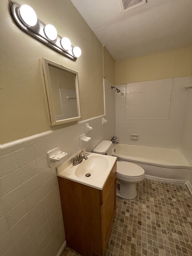 Building Photo - 2786 Brookwood Dr