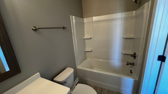 Building Photo - Spain Park Schools 3 Bedroom / 3 Bath Townhouse