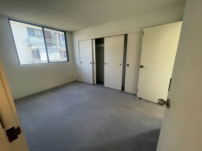 Building Photo - FOR RENT-1314 Kinau ST #204