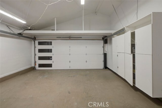 Building Photo - 9450 Tampa Ave