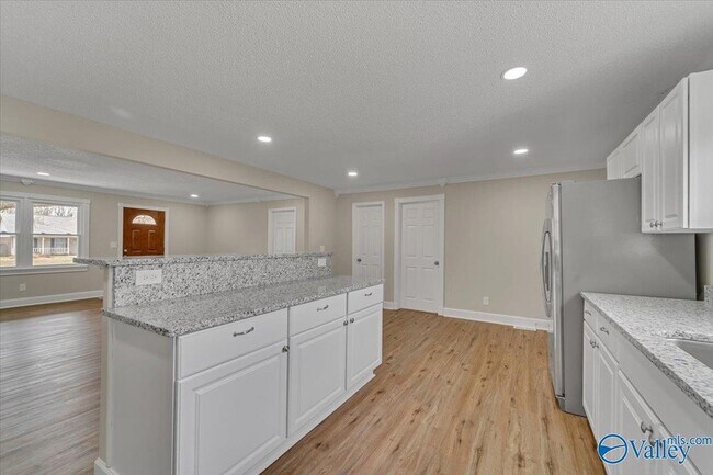 Building Photo - 117 Mandy Dr