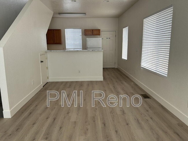 Building Photo - 1303 Powell Ln
