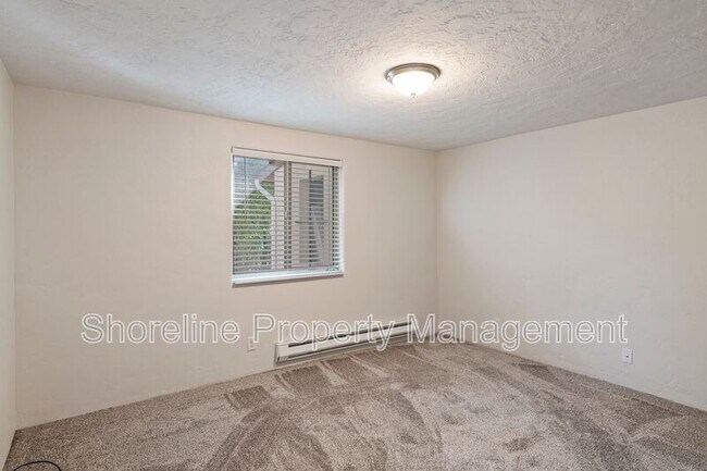 Building Photo - 2110 Brittany Ln