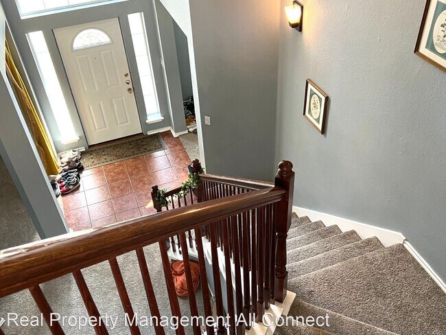 Building Photo - 4 br, 2.5 bath House - 802 Stevenage Dr