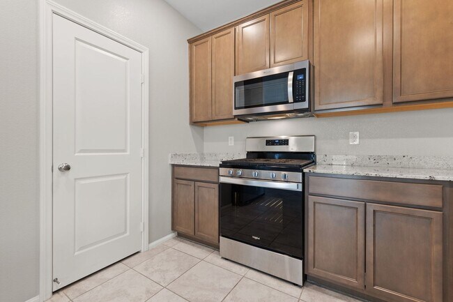Building Photo - Modern 3-Bedroom + Loft Near VA Hospital