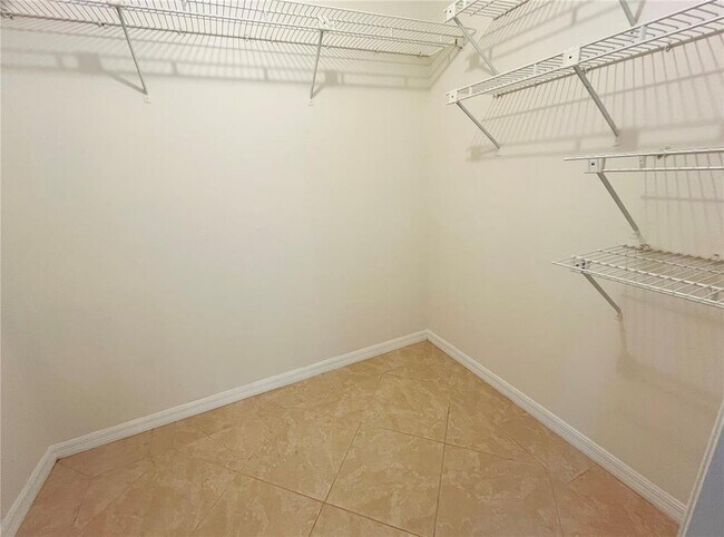 Building Photo - 1144 Lanyard St