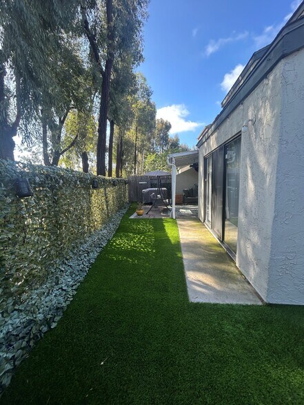 Building Photo - 5821 Portobelo Ct