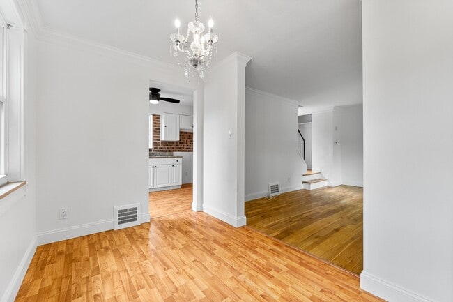 Building Photo - 947 Brintell St