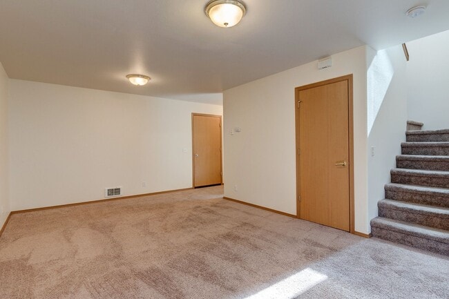 Building Photo - 1245-1431 NW Falls Creek Lp