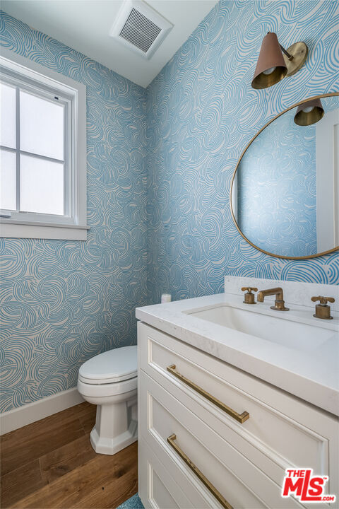 Building Photo - 703 Bayview Dr