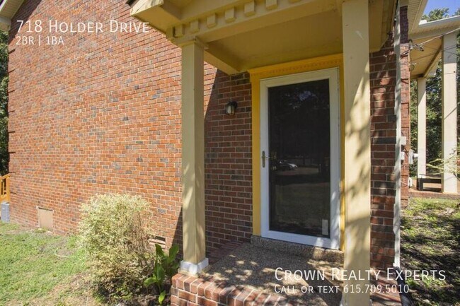 Building Photo - 718 Holder Dr