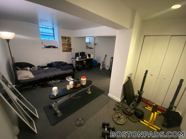 Building Photo - 776 Columbus Ave