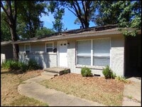 Building Photo - 26 S Wakefield Dr