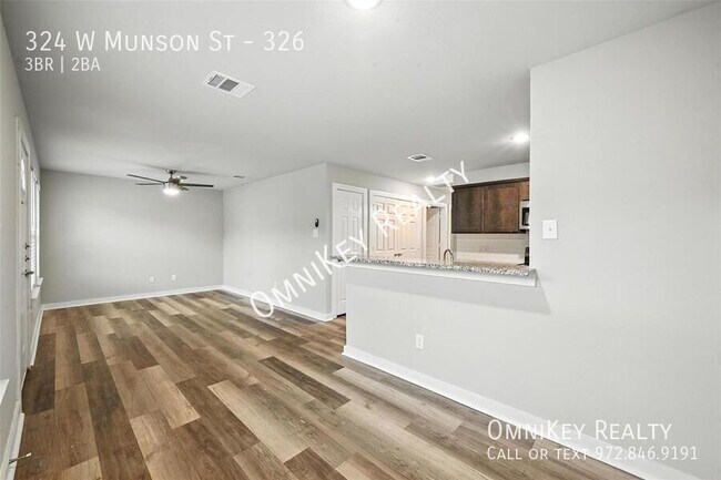 Building Photo - 324 W Munson St