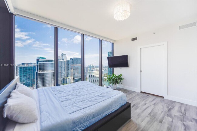 Building Photo - 1010 Brickell Ave