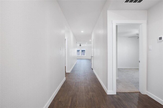 Building Photo - 645 Jane Long Dr
