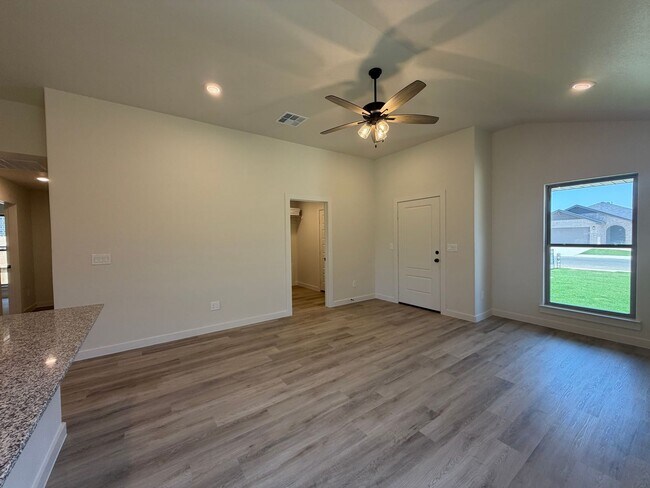 Building Photo - Brand New 3/2: FRENSHIP ISD!