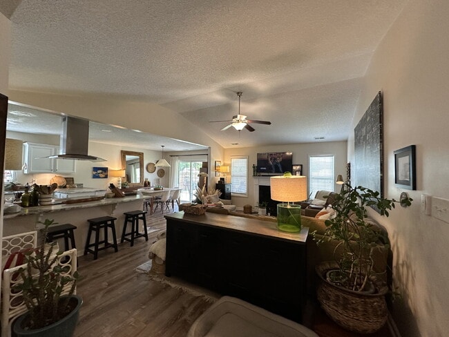Building Photo - 312 S Brandon Way