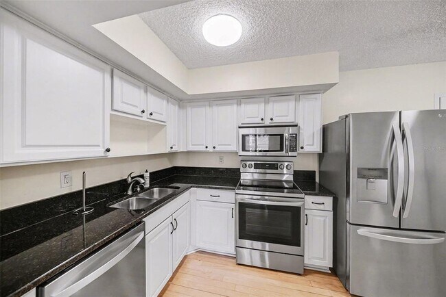 Building Photo - 2401 Bayshore Blvd