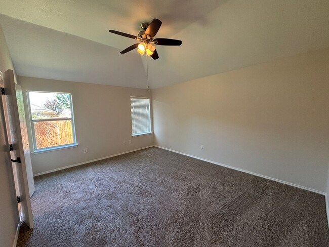 Building Photo - 4 BR/2BA | Updated Single Family Home | 2-Car Garage Parking | Fenced backyard