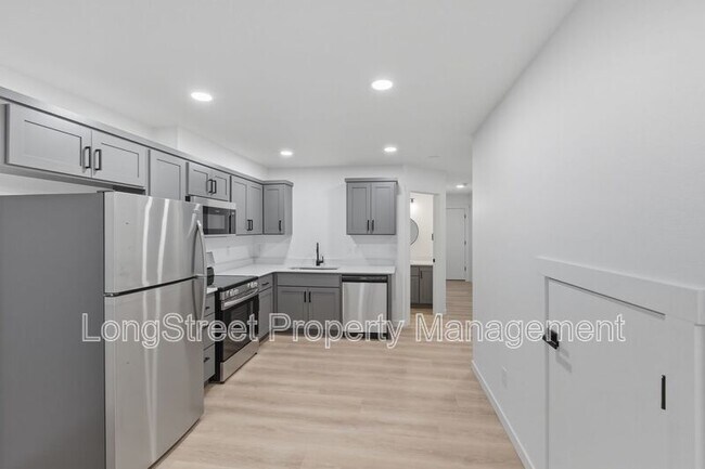 Building Photo - 812 S 19th St