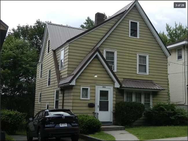 Primary Photo - 1033 Ackerman Ave