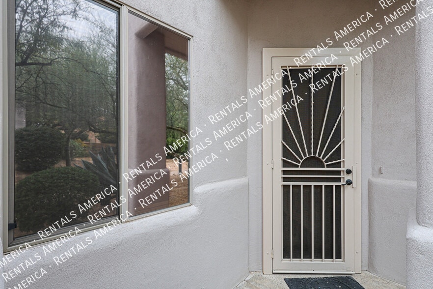 Building Photo - 7402 Hum Rd