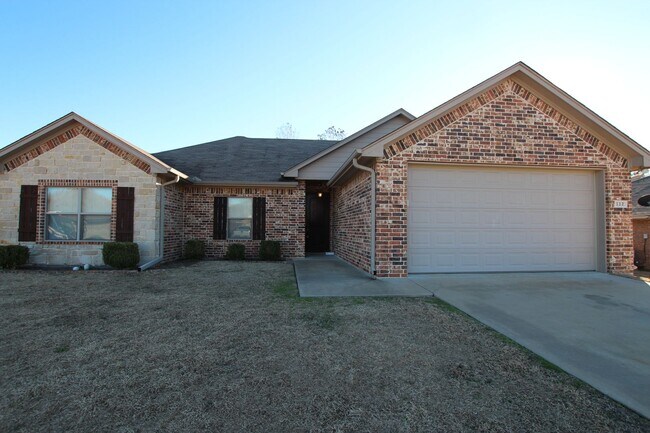 Building Photo - Gorgeous 3 Bed 2 Bath Home in Bullard! Coming Soon!