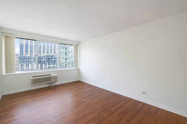 Building Photo - 211 E Ohio St