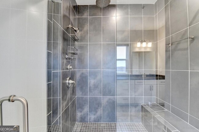 Building Photo - 2083 Holtz Ln