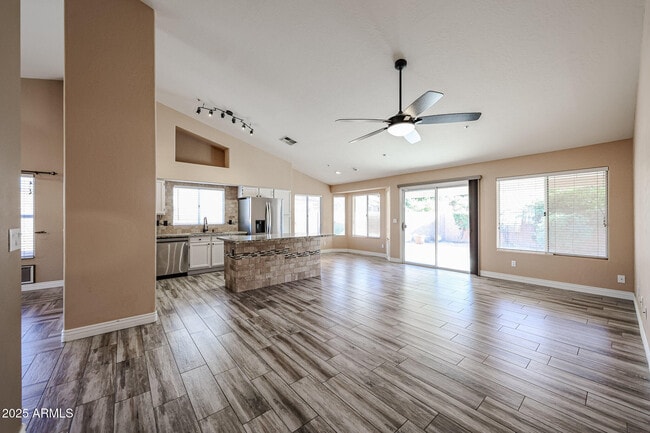 Building Photo - 8963 E Floriade Dr