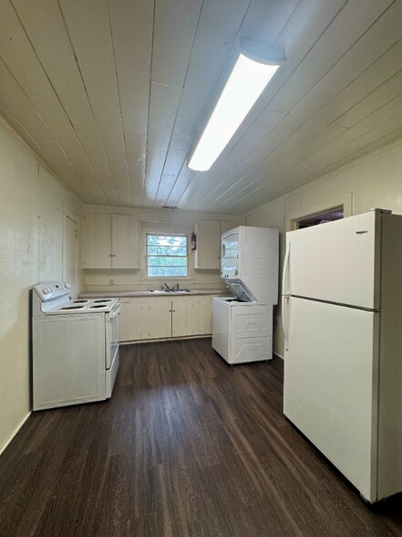 Building Photo - 7203 Porcher Dr