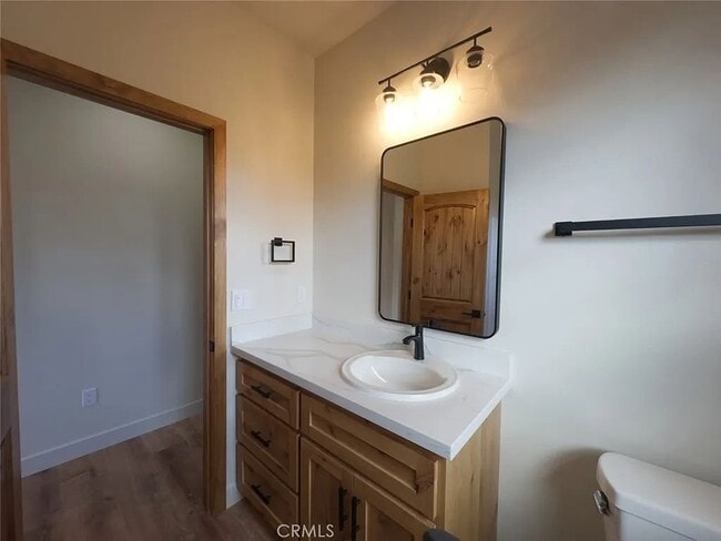 Building Photo - 5980 Crestmoor Dr