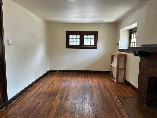 Building Photo - 1217 Florencedale Ave