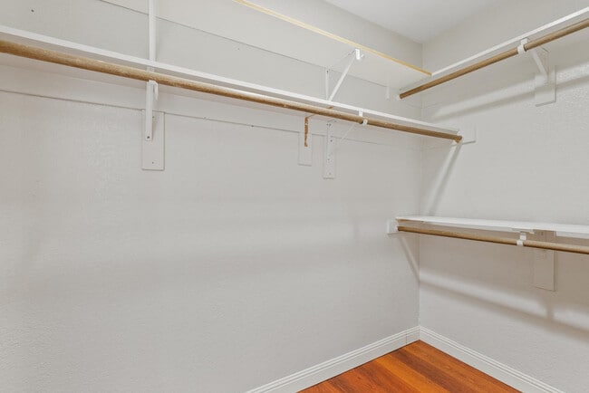 Building Photo - 2232 W Lindner Ave