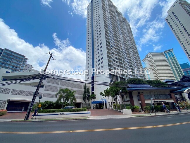 Building Photo - 400 Hobron Ln